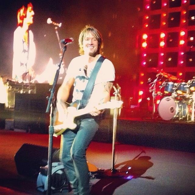 Keith Urban closes his Birmingham show with Somebody Like You