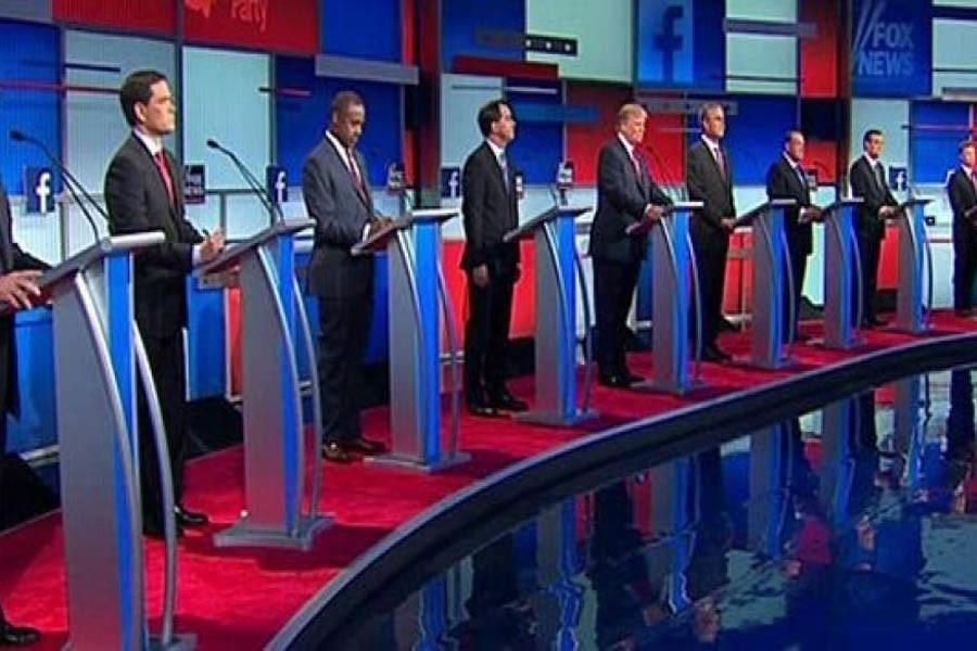 Republican+candidates+line+up+to+participate+in+the+debate.
