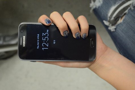 Samsung recalls popular phone
