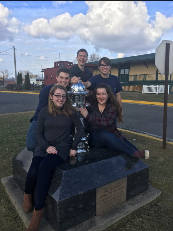 Scholars Bowl Qualifies for State