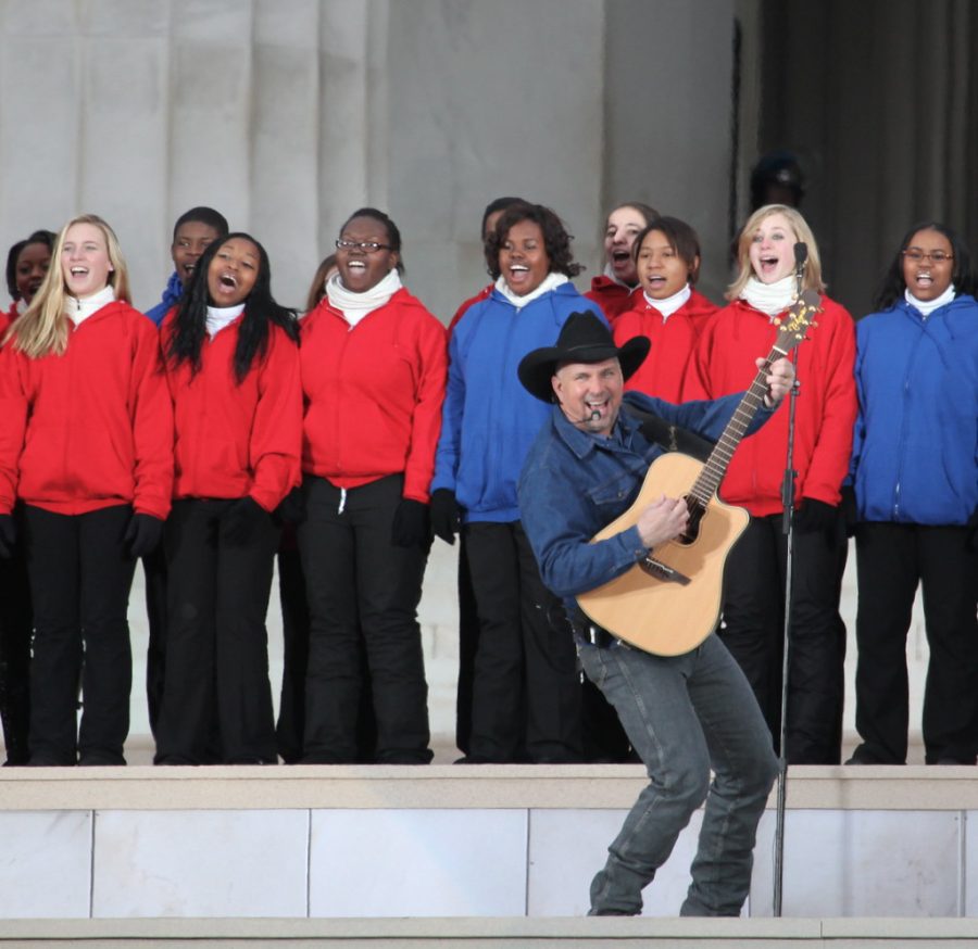 Trying to keep the Inauguration normal, stars like Garth Brooks still performed. 