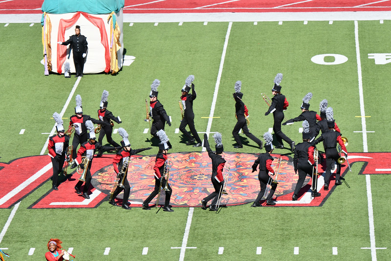 The competition band performs at the Bands of America competition. 