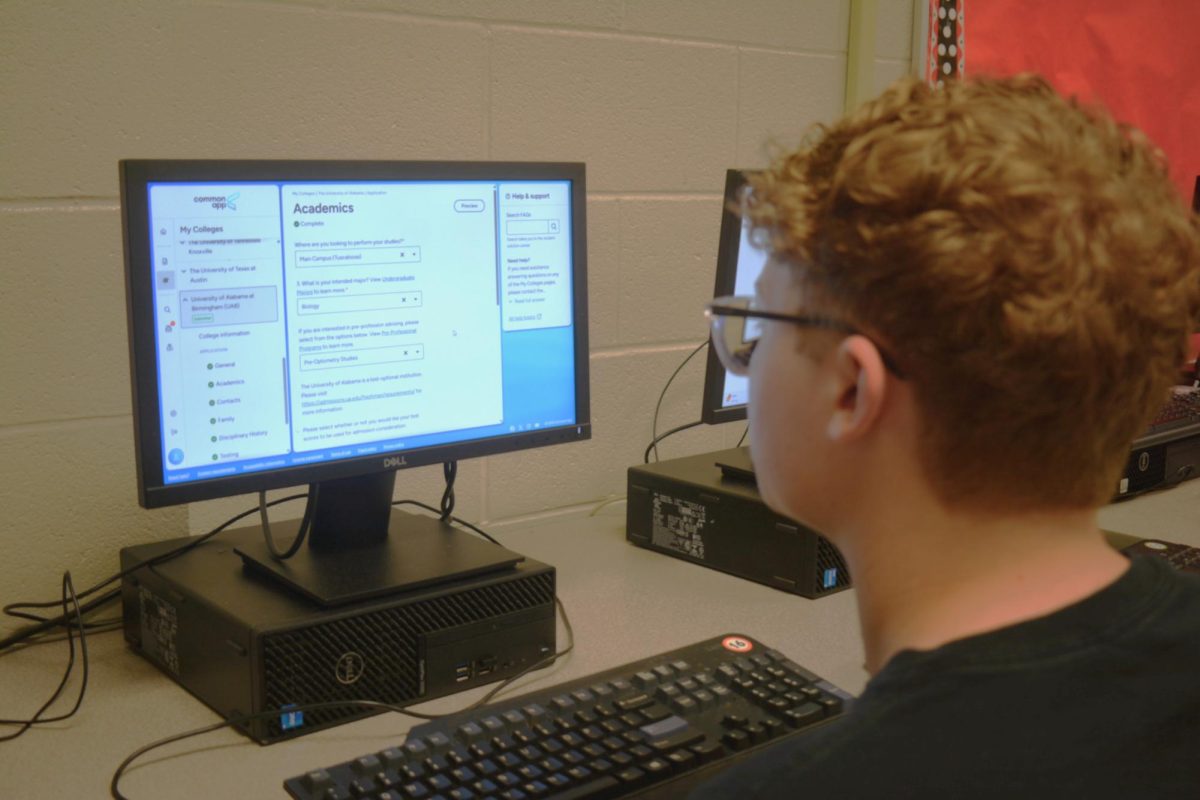 Student applies academics to Common App profile.